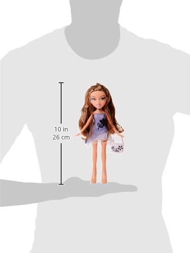 Bratz Păpușa de Modă Ediție Specială 21º Aniversary Girl Night Out - Yasmin - Include 2 Rochii, 2 Perechi de Pantofi, Geantă și Accesorii - Reediție pentru Colecționat - Vârsta: 4+ Ani