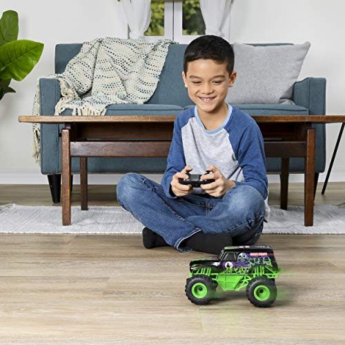 Masina telecomanda Spin Master Monster Jam Grave Digger - 1:24