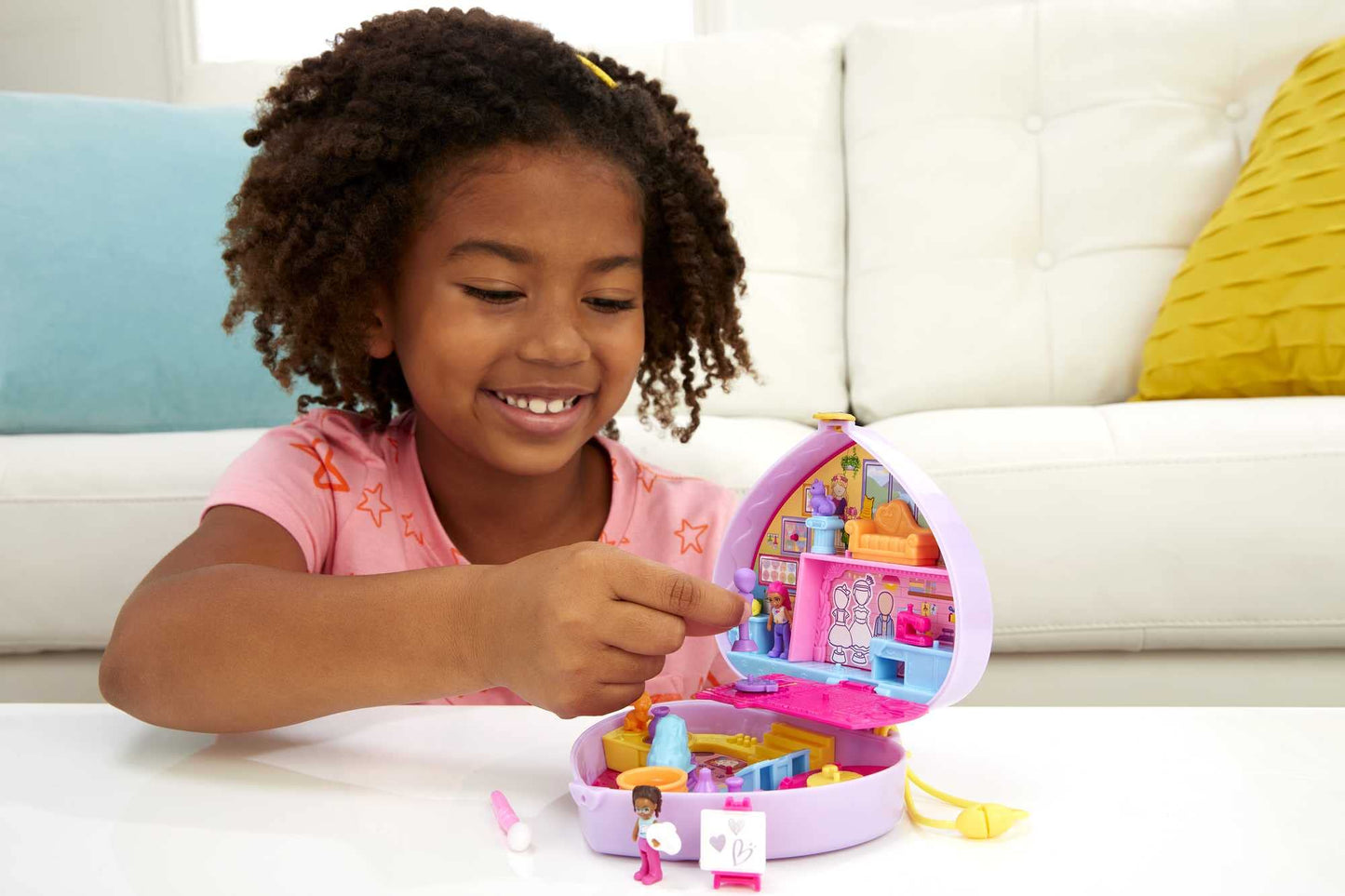 Polly Pocket HGT15 Set Atelier de Artă, 12 accesorii, 4+ ani