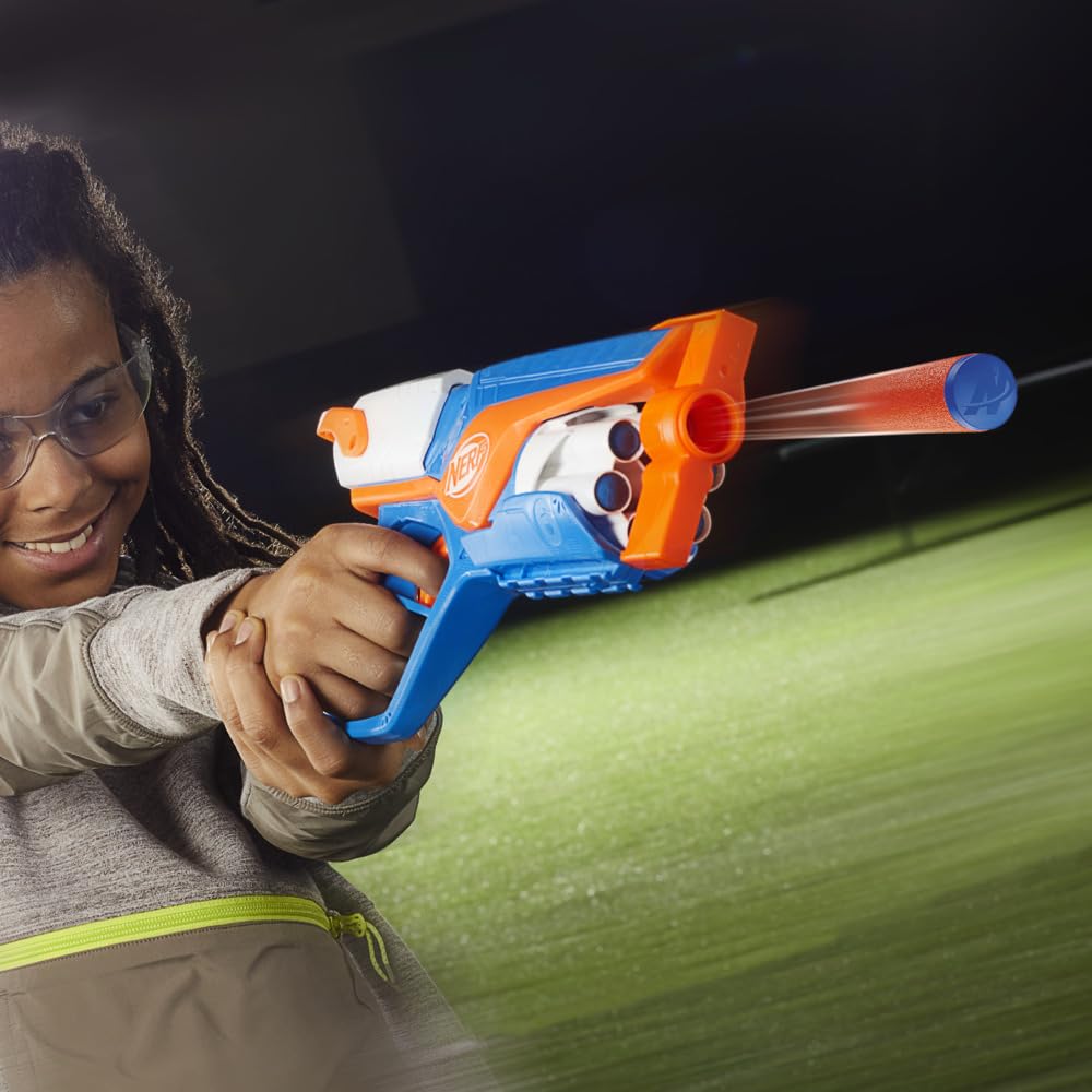 Blaster Nerf N Series Agility, construcție ușoară cu tambur rotativ și glisieră pentru o rază lungă de acțiune, 12 săgeți Nerf, pentru băieți și fete.