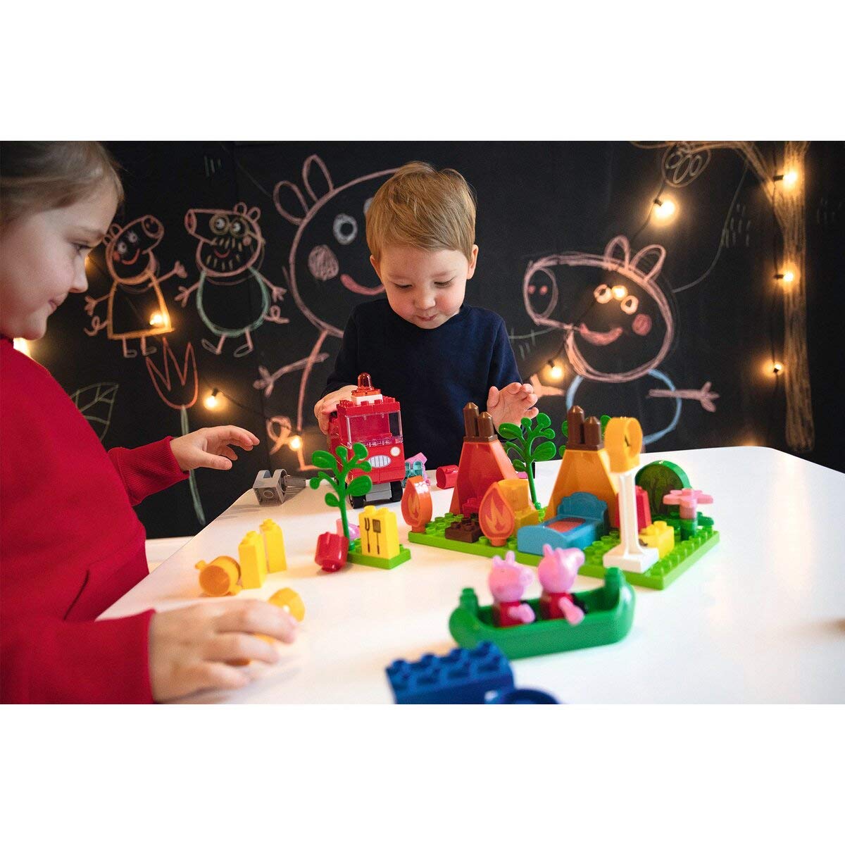 Set de Camping BIG-Bloxx Peppa Pig - Echipament de Camping Peppa, Set de Construcție, Set BIG-Bloxx format din Peppa și Suzy și Camper, 25 de piese, pentru copii de la 18 luni.