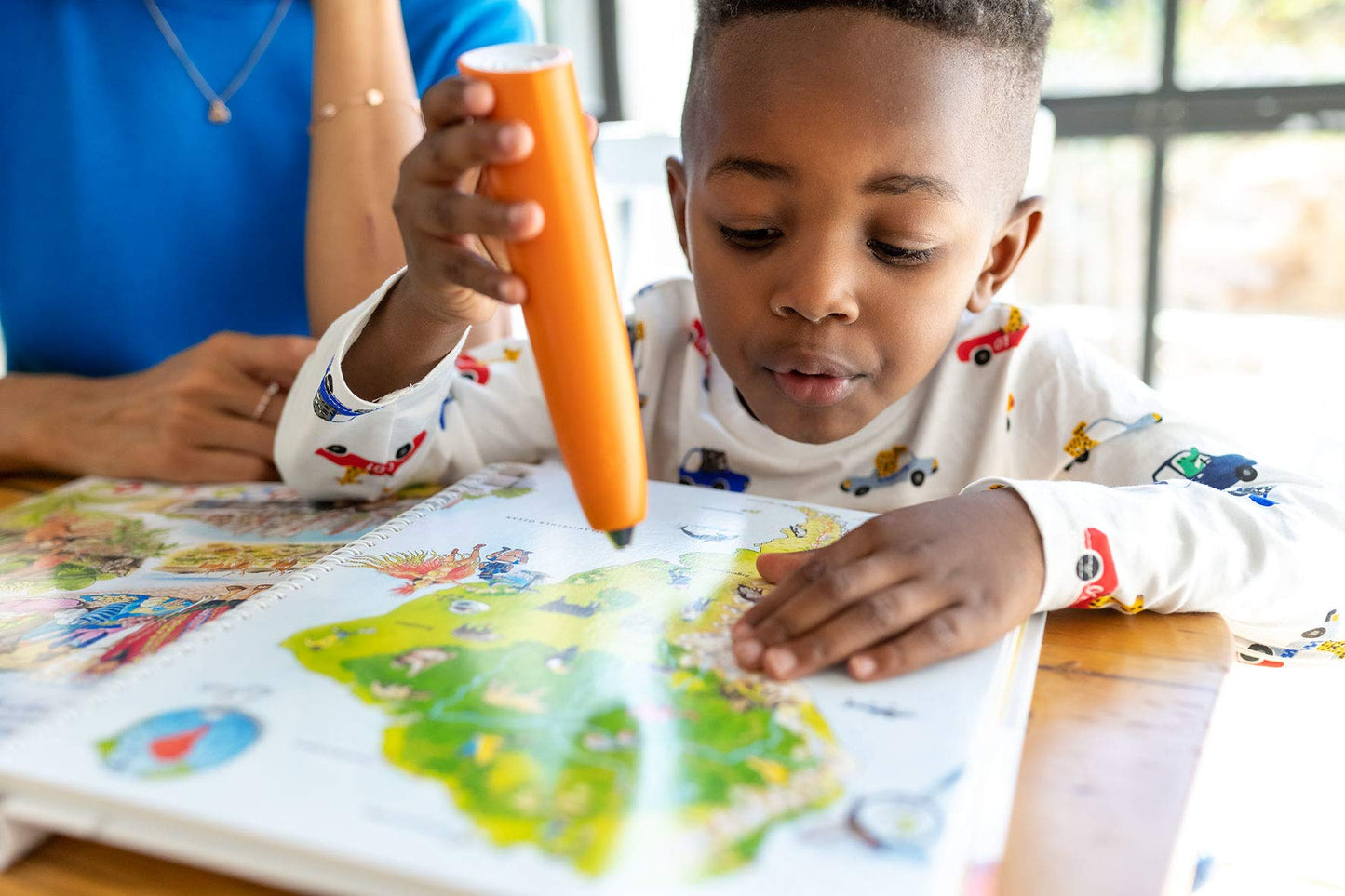 Ravensburger tiptoi® – Set complet cu player interactiv + carte „Descopăr dinozaurii” – joc educativ electronic, fără ecran – de la 4 ani – versiune în limba franceză – 00 143