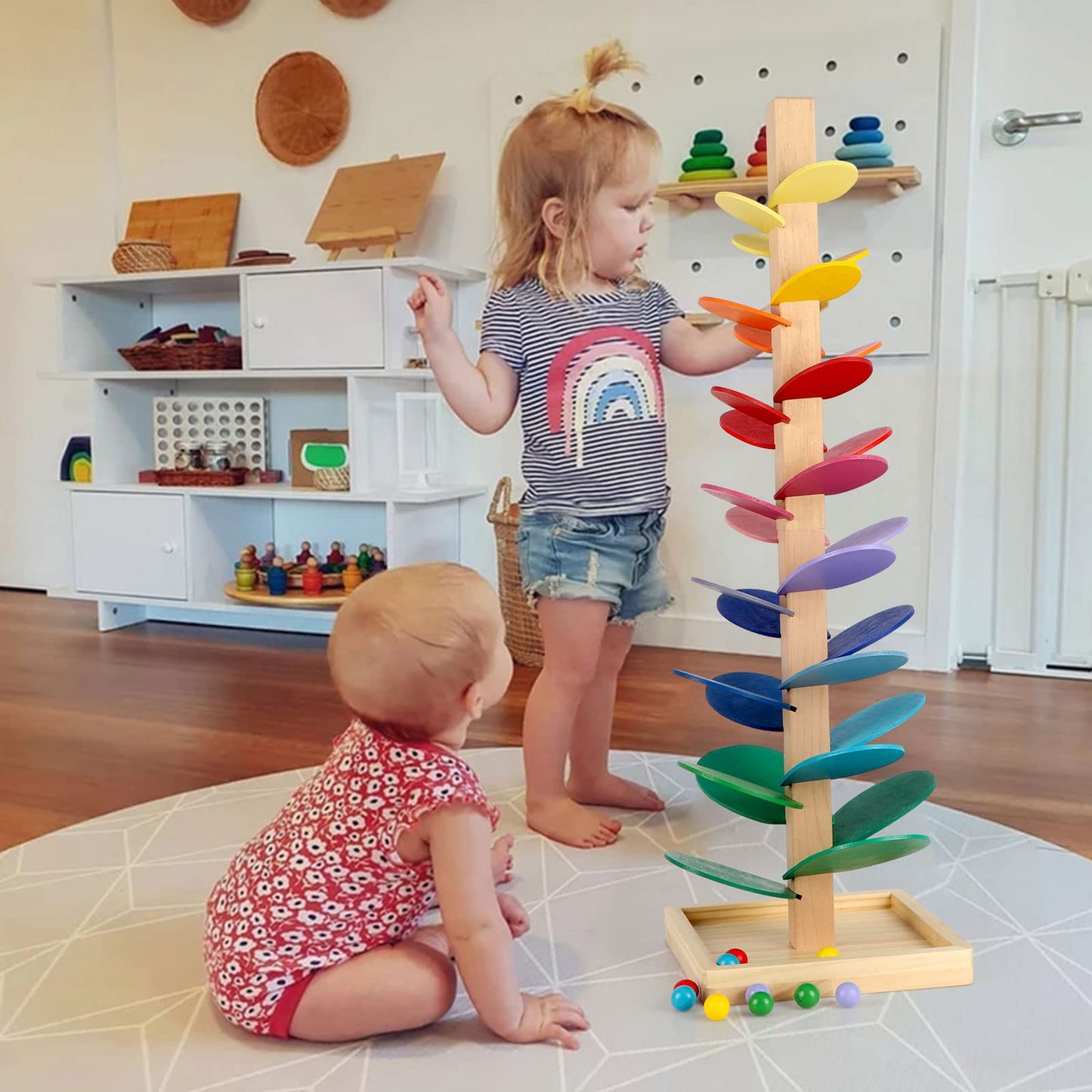 Jucărie muzicală din lemn Wondertoys - Copacul cântător cu pistă pentru bile, joc pentru copii băieți și fete
