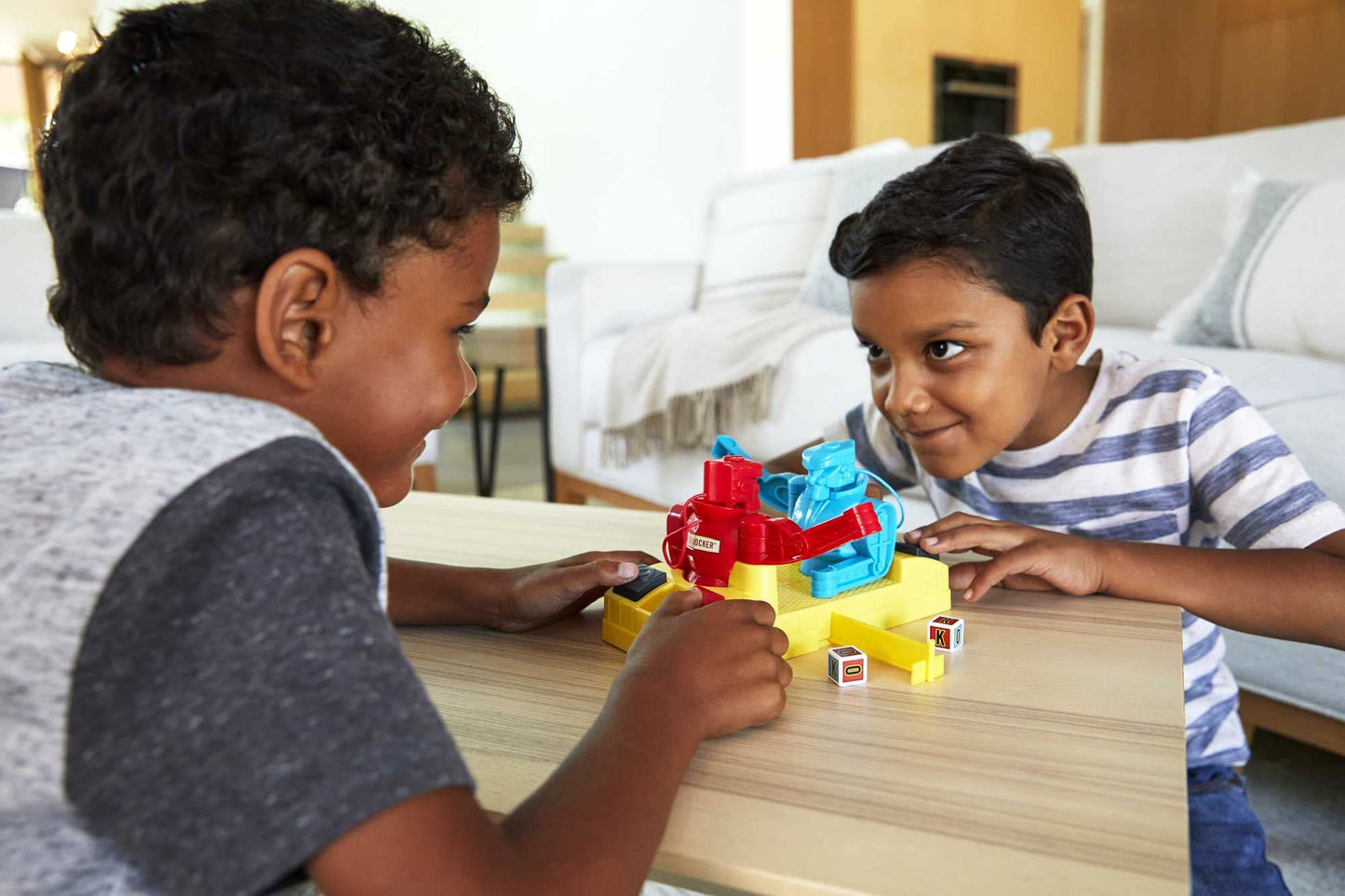 Joc de Masă Mattel Games Robots Rock'Em Sock'Em pentru Copii de Peste 6 Ani (Mattel HDN94)