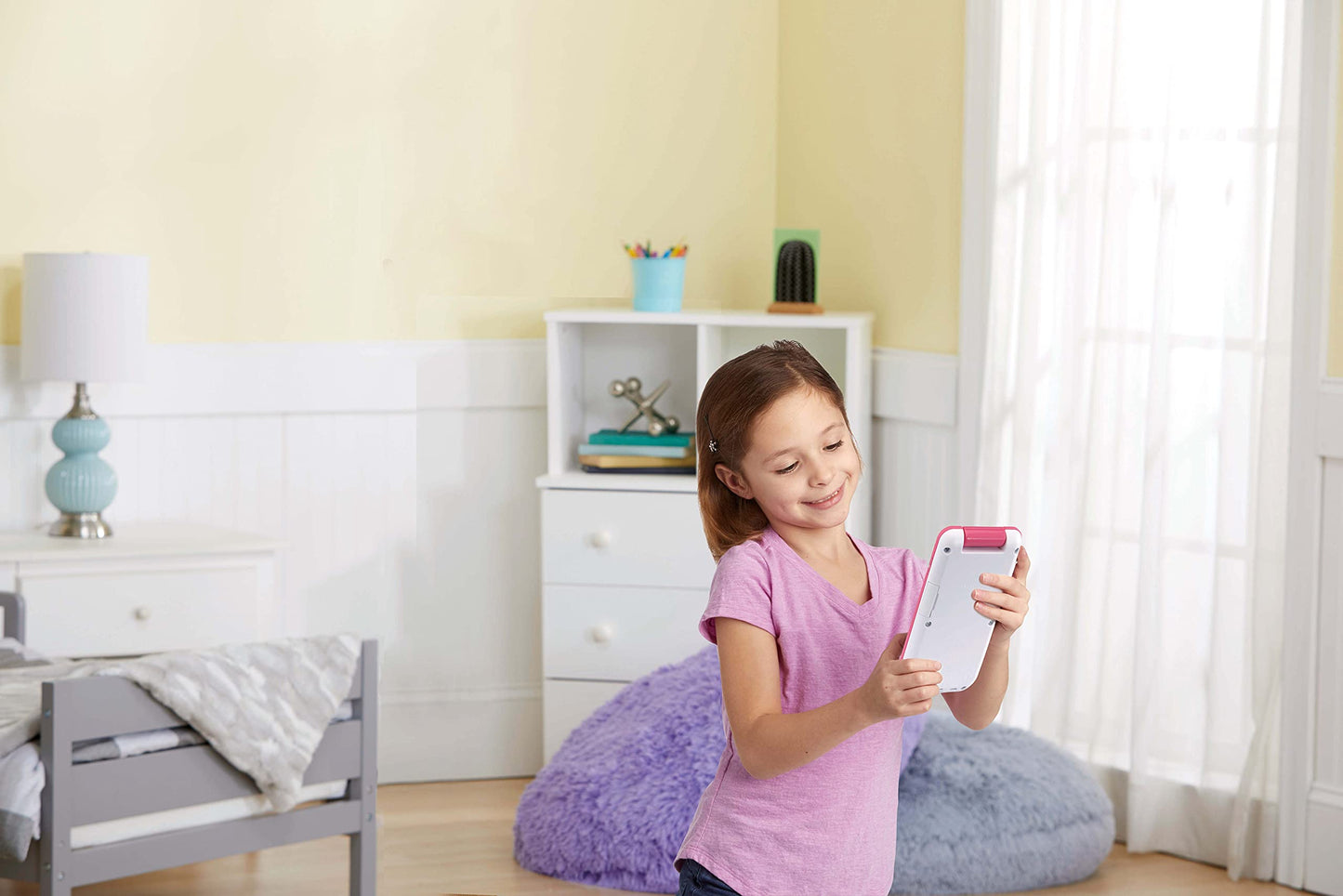VTech Kidicom Advance 3.0 (Roz) - Jucărie educativă și dispozitiv de comunicare sigur pentru copii, cu e-book-uri, cameră, aplicații prietenoase și jocuri, potrivit pentru băieți și fete 4-7 ani.