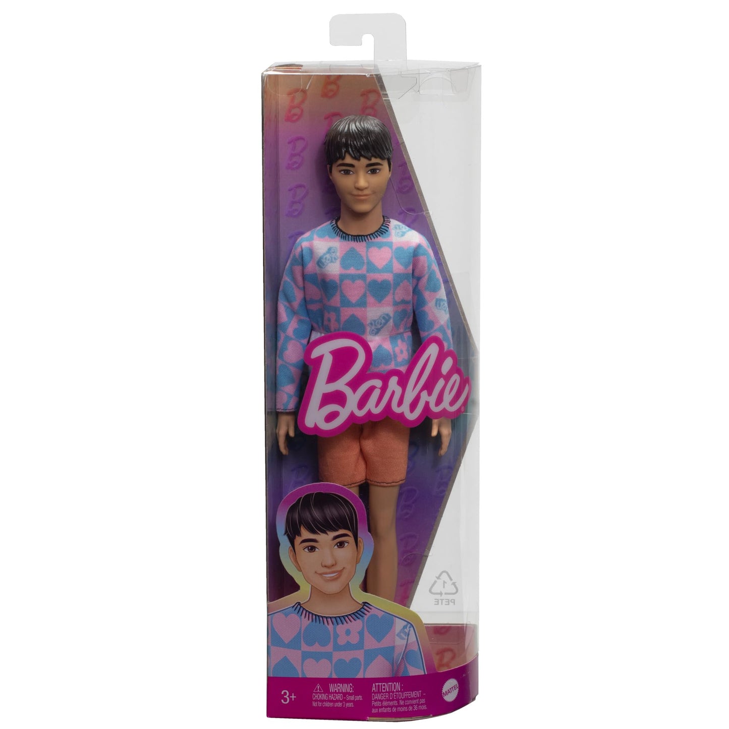 Ken Fashionistas Păpușă Nr. 219 cu corp suplu, cămașă cu mâneci lungi detașabilă cu model roz și albastru și pantaloni scurți roz, HRH24