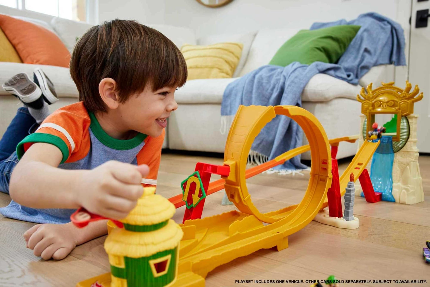 Set de joacă Hot Wheels Super Mario Bros. - Pista de curse Regatul Junglei cu mașinuța Mario - Trăiește aventurile filmului acasă, HMK49
