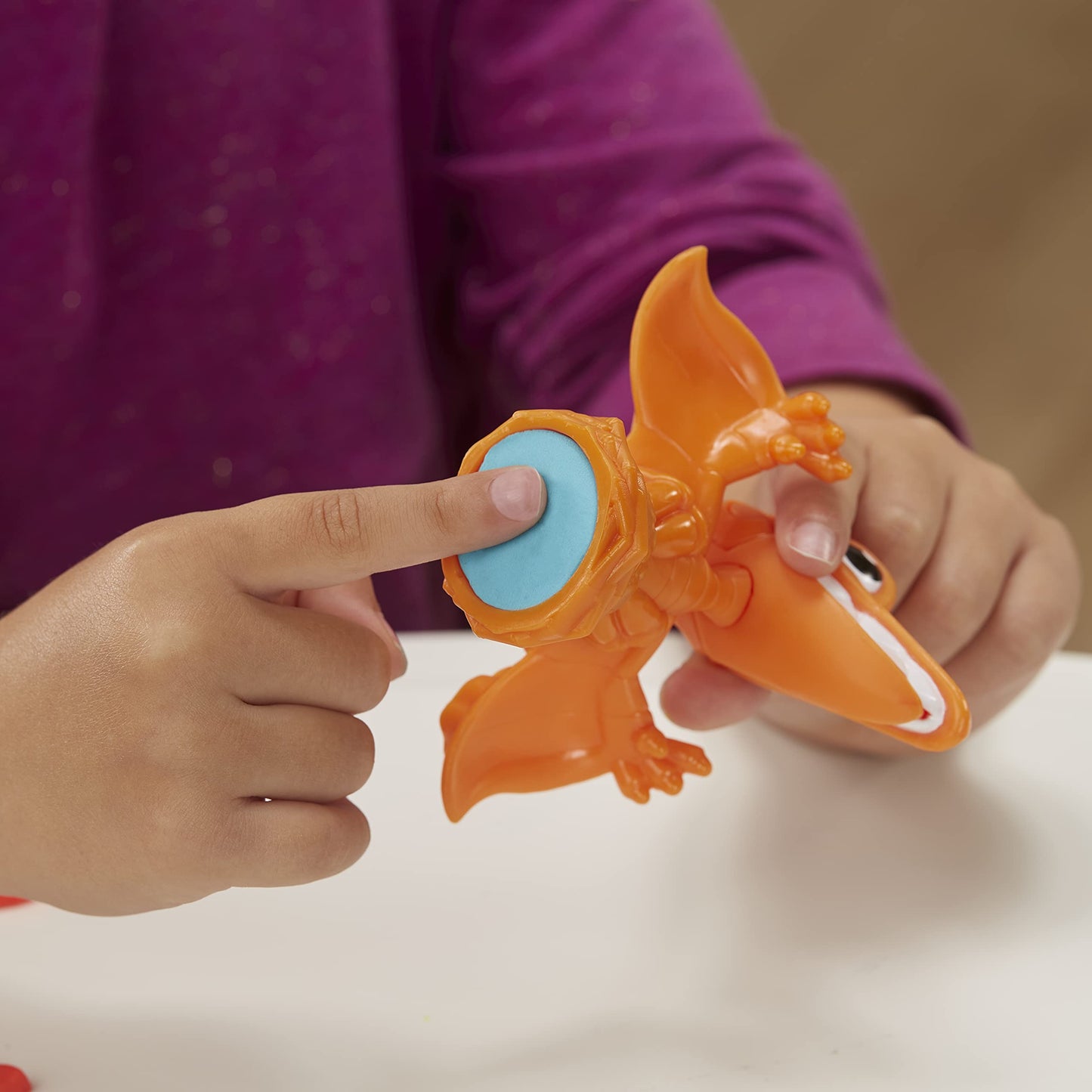 Play-Doh Dino Crew Tyrannosaurus, jucărie pentru copii de la 3 ani cu sunete amuzante de dinozaur, Multi Colour