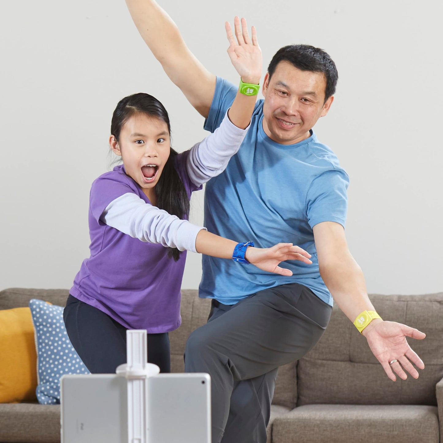Hasbro Twister Air, joc AR Twister, conectare cu dispozitive smart, joc de mișcare, de la 8 ani, versiune în limba germană