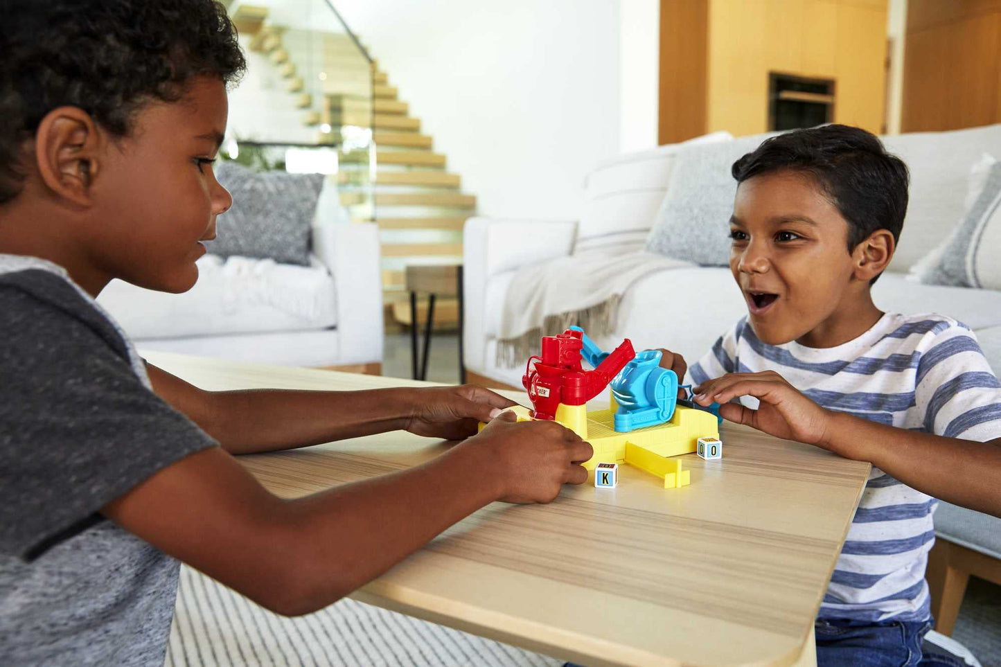 Joc de Masă Mattel Games Robots Rock'Em Sock'Em pentru Copii de Peste 6 Ani (Mattel HDN94)