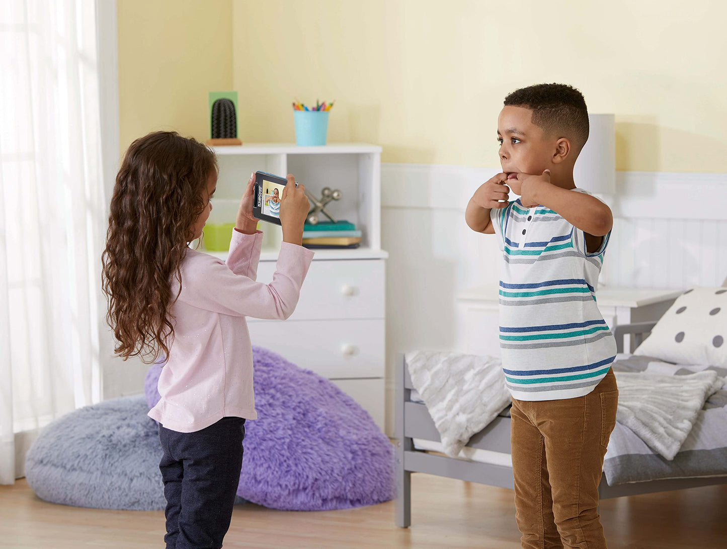 VTech Kidicom Advance 3.0 (Albastru) - Jucărie educativă și dispozitiv de comunicare sigur pentru copii, cu e-book-uri, cameră, aplicații prietenoase, jocuri și multe altele, potrivit pentru băieți și fete 4-7 ani.