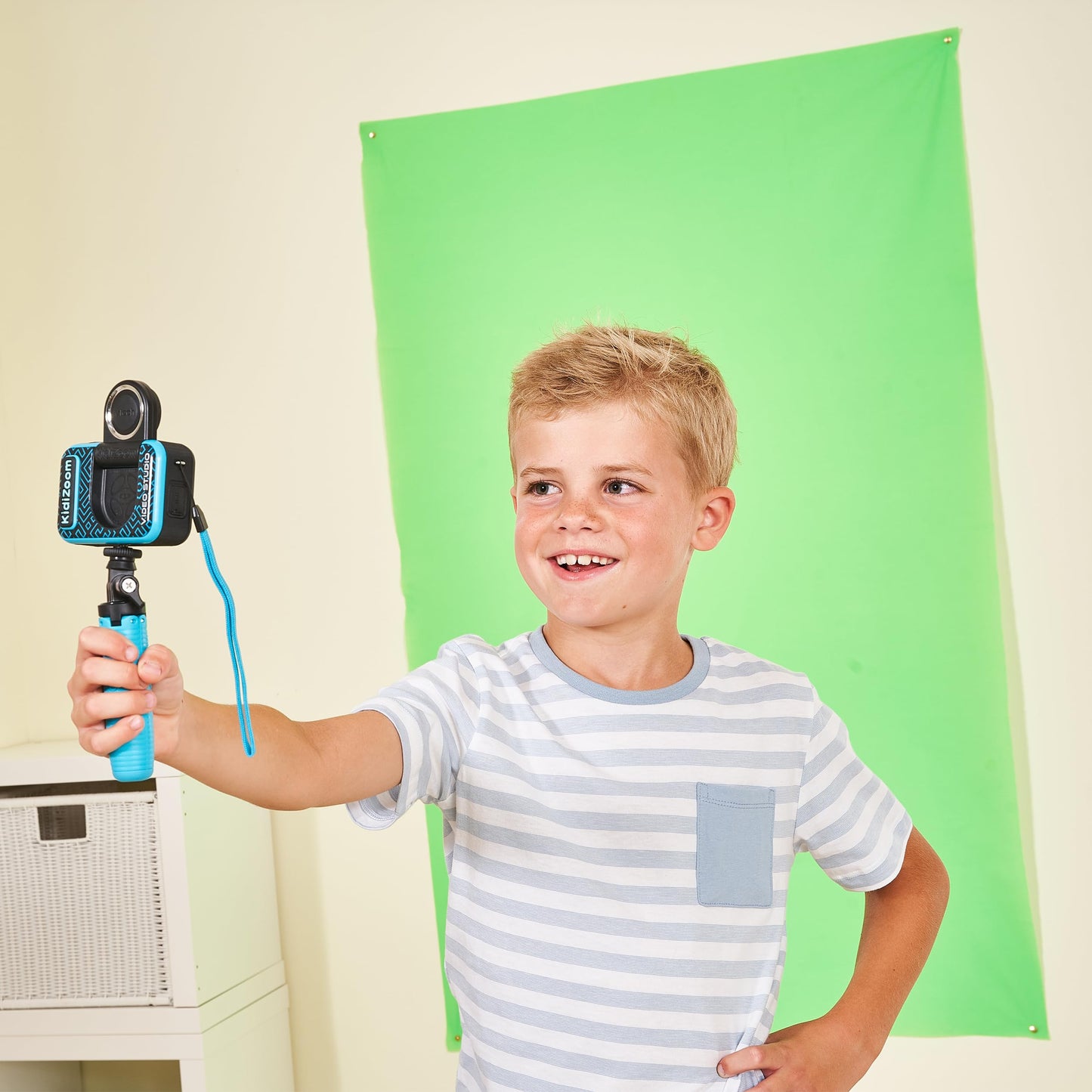 VTech Kidizoom Video Studio HD albastru – Cameră pentru copii cu Greenscreen, stativ, efecte, cameră pentru selfie și multe altele – Pentru copii de 5-12 ani