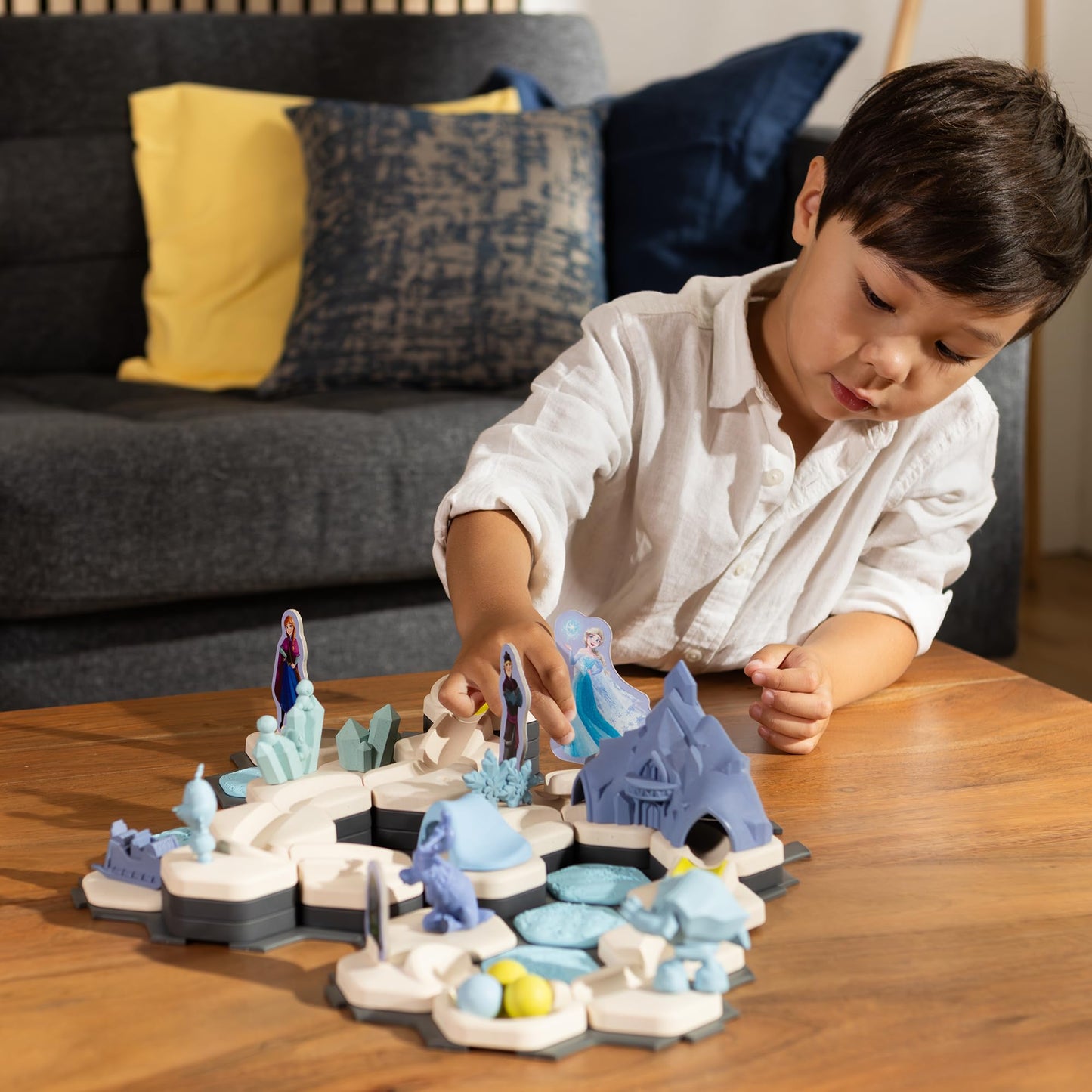 Ravensburger 23861 - GraviTrax Junior Extensie Disney Frozen, Pista cu bile pentru copii de la 3 ani, cu figurine din lumea Eiskönigin, Jucărie pentru 3 ani+