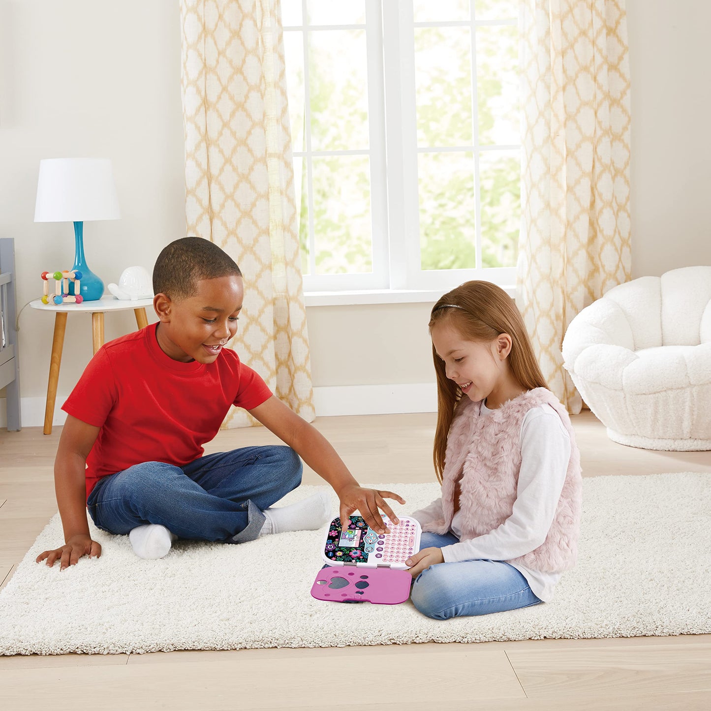 VTech Kidisecrets Selfie Music 2.0 – Jurnal pentru copii cu 2 camere, MP3 player, recunoaștere facială și efecte de lumină – Pentru copii de 6-12 ani