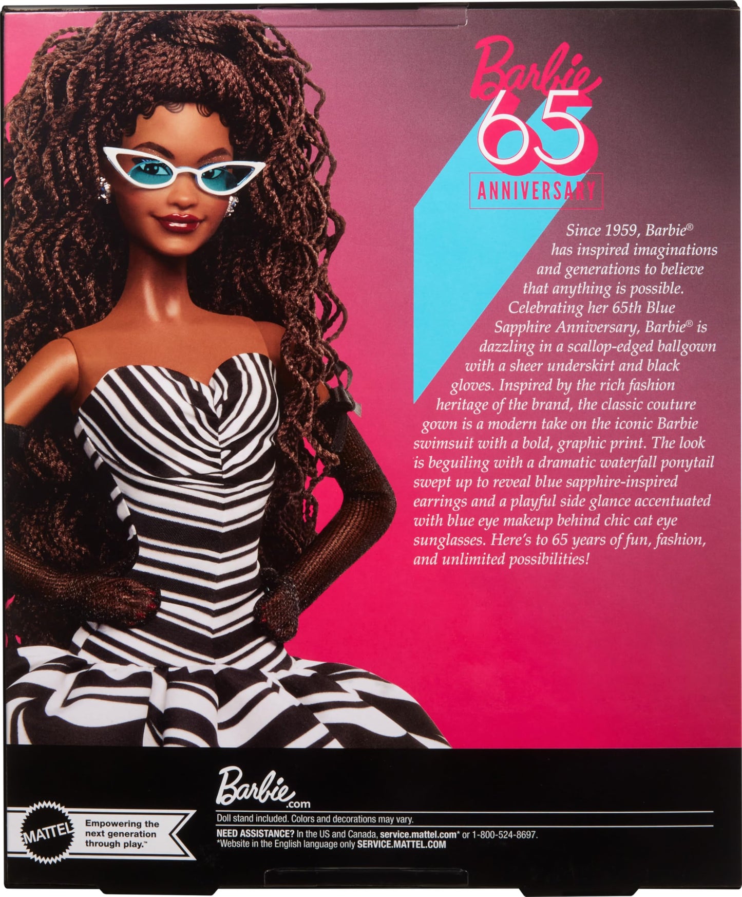 Barbie Signature - Păpușă, figură de colecție pentru 65 de ani, cu păr împletit brun, rochie alb-negru, cercei cu safir și ochelari de soare, HRM59