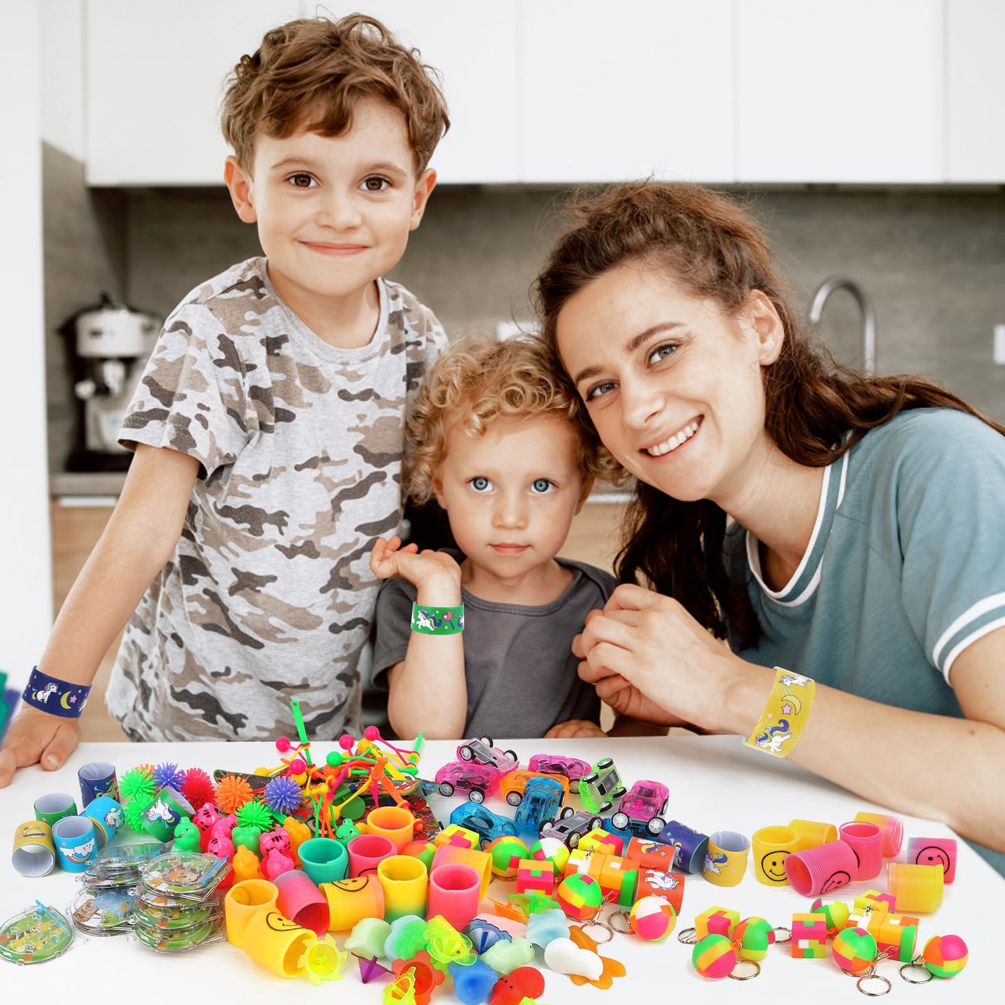 Jucarii pentru Pinata 120 Piese, Articole de Petrecere pentru Cadouri