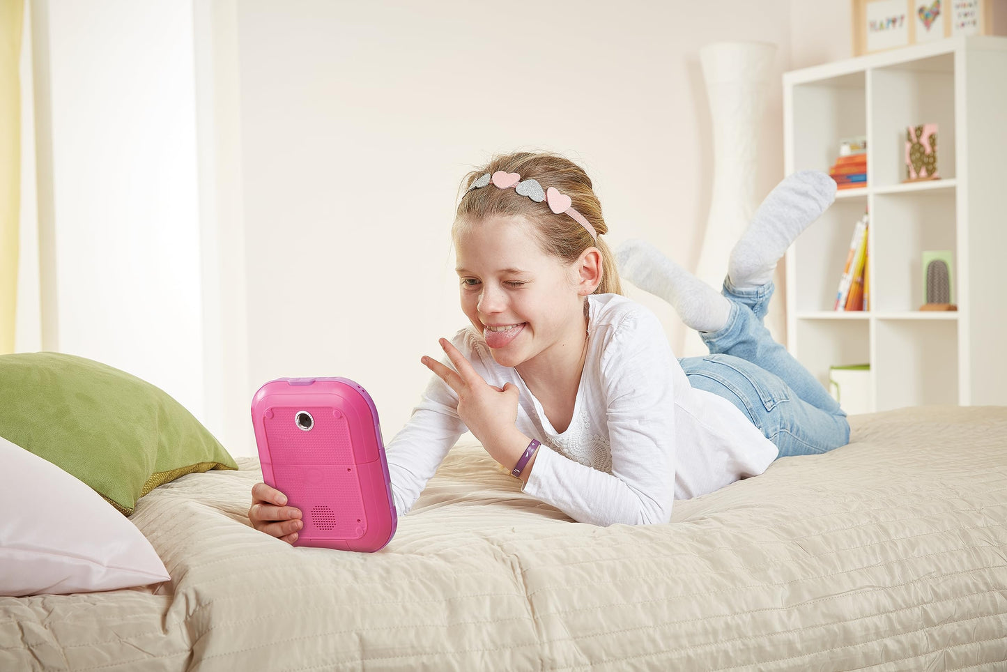 VTech KidiSecrets Selfie Music 2.0 - Jurnal interactiv pentru copii cu dual-camera, MP3, ecran color și tastatură, în limba italiană, cu baterii incluse.