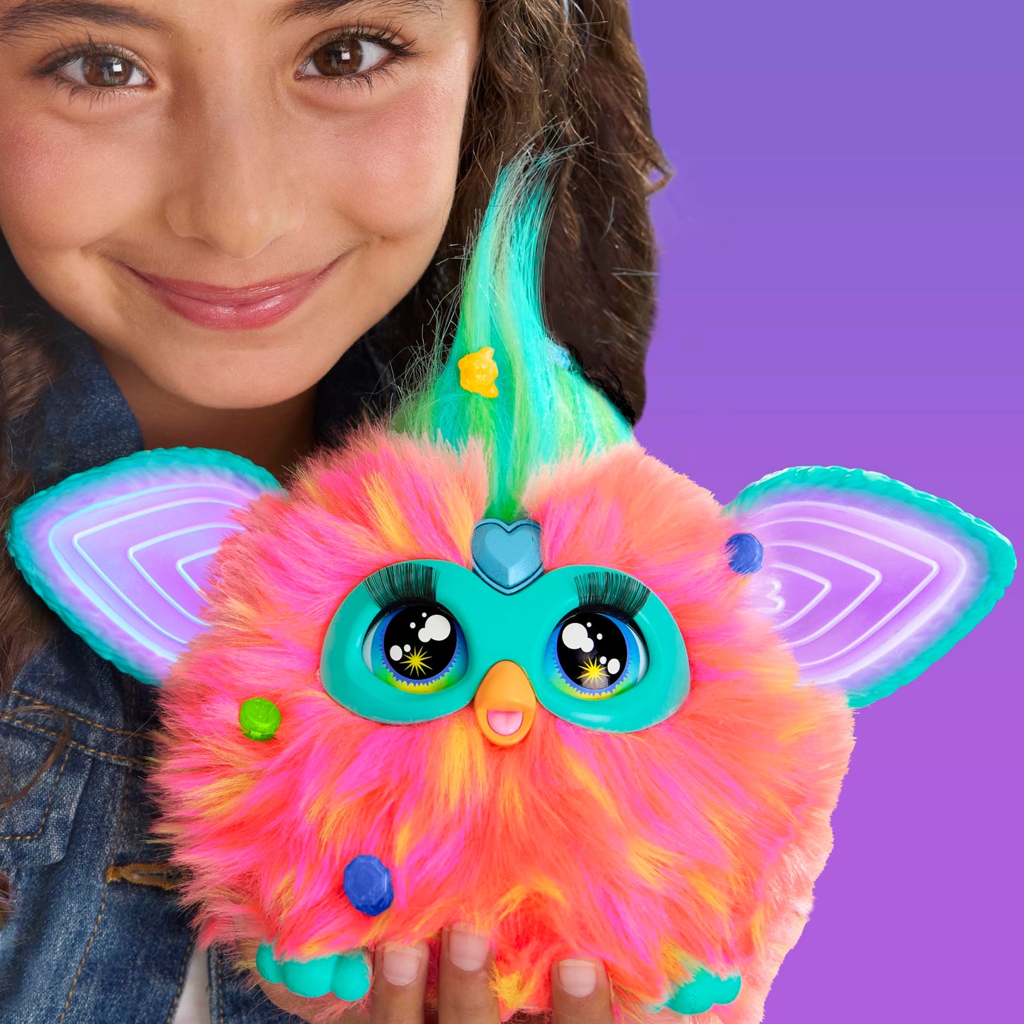 Furby Roșu Coralin, Pluș Interactiv – Versiunea Franceză (Ambalajul poate varia)