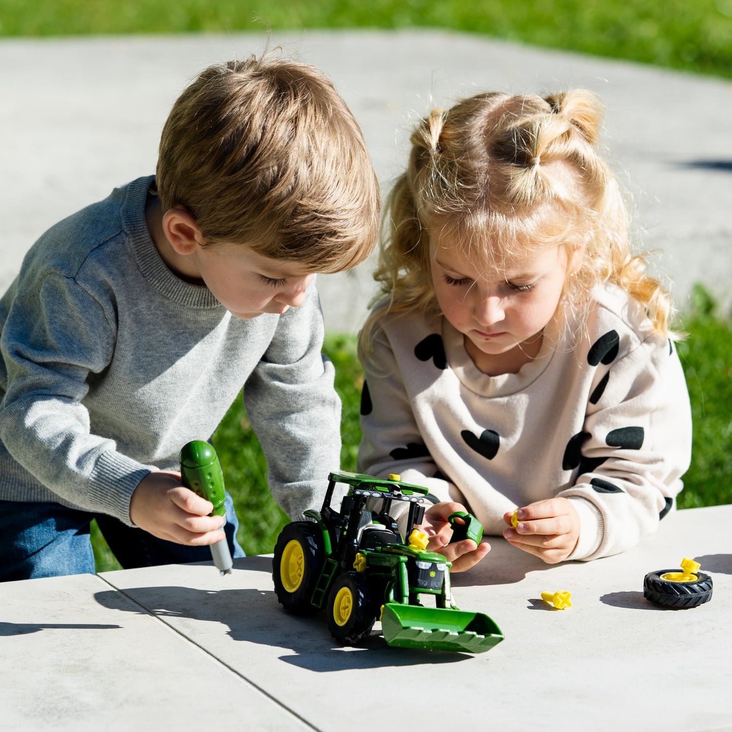 Theo Klein 3903 Tractor John Deere, 1:24, 3+ ani