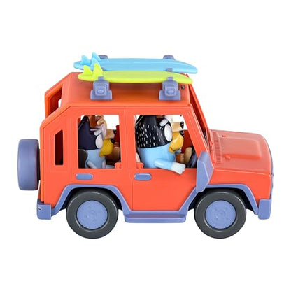 BlueY Heeler - Mașină de familie cu tracțiune integrală și set de 4 figurine, figurine de 6-8 cm, 2 plăci de surf și autocolante ca accesorii, exclusiv pe Amazon.