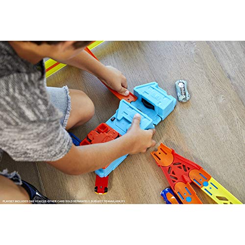Set de construcție Hot Wheels Bahn Track Builder, cu accelerator, 2 piste și 1 mașinuță inclusă, jucărie pentru copii de la 6 ani, GBN81