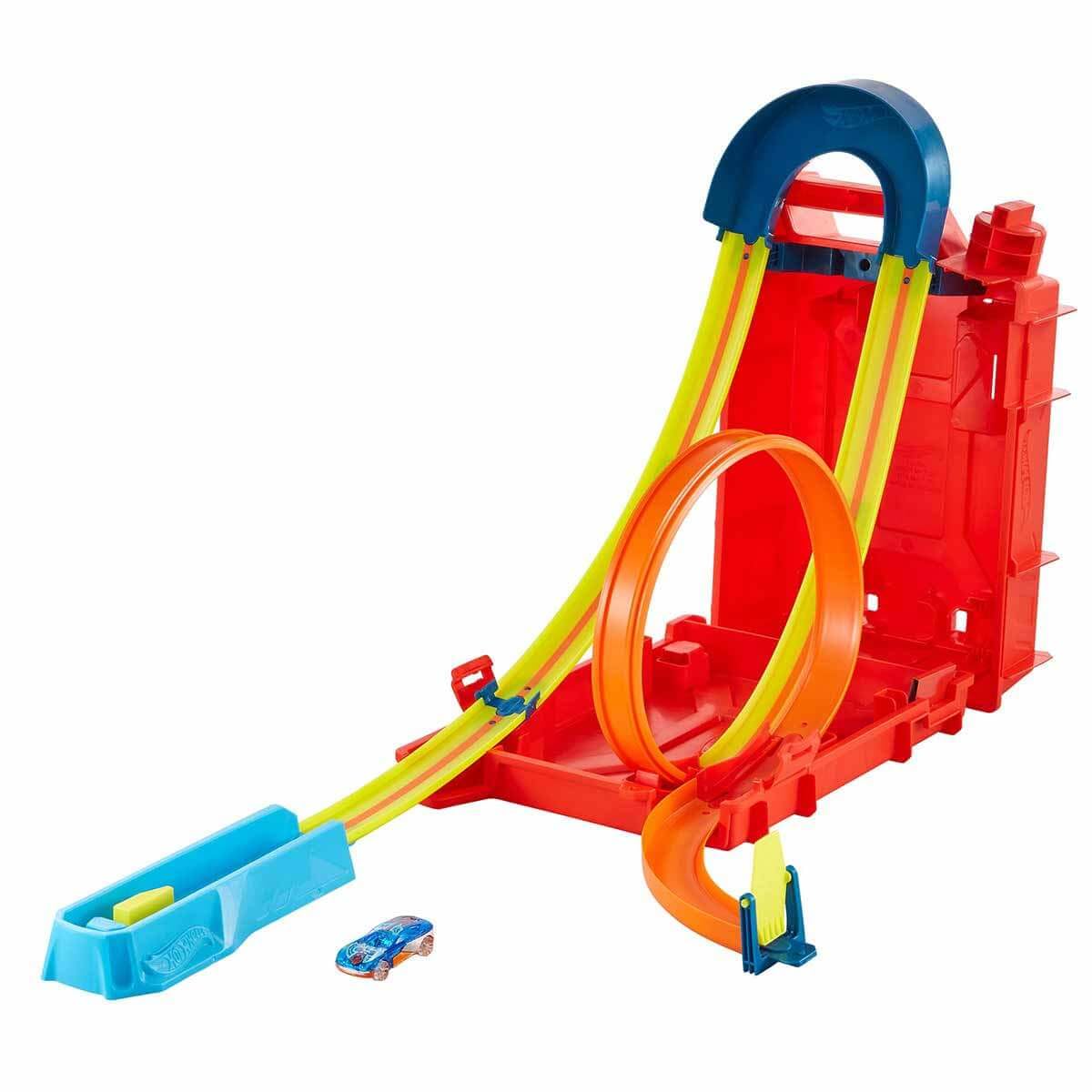 Hot Wheels HDX78 Set de curse cu pistă și cascadorii cu rezervor de benzină 6+ ani