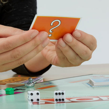 Monopoly Joc de societate clasic, 2-6 jucători, 8+ ani