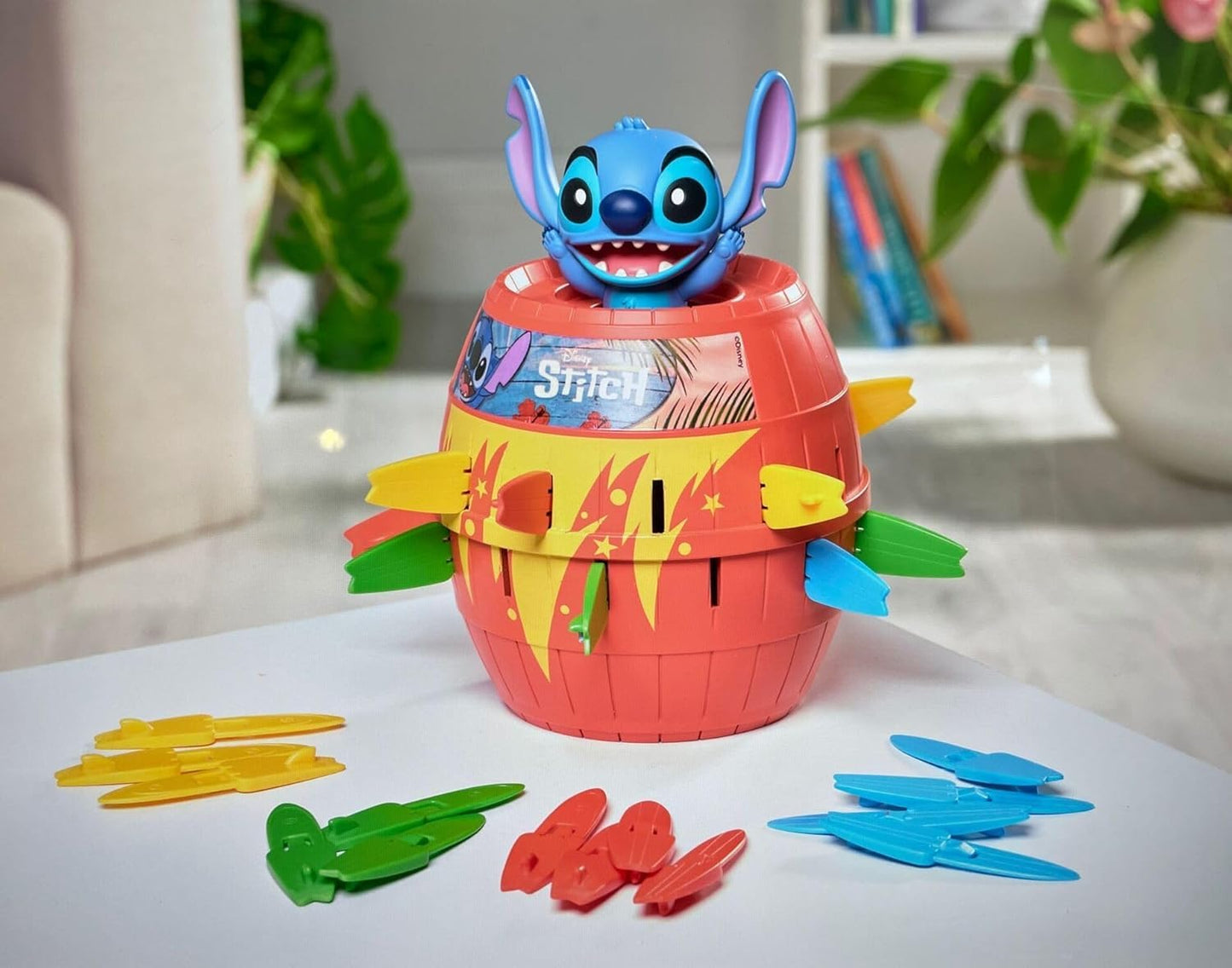 TOMY Disney Pop Up Stitch Joc de societate, 4+ ani