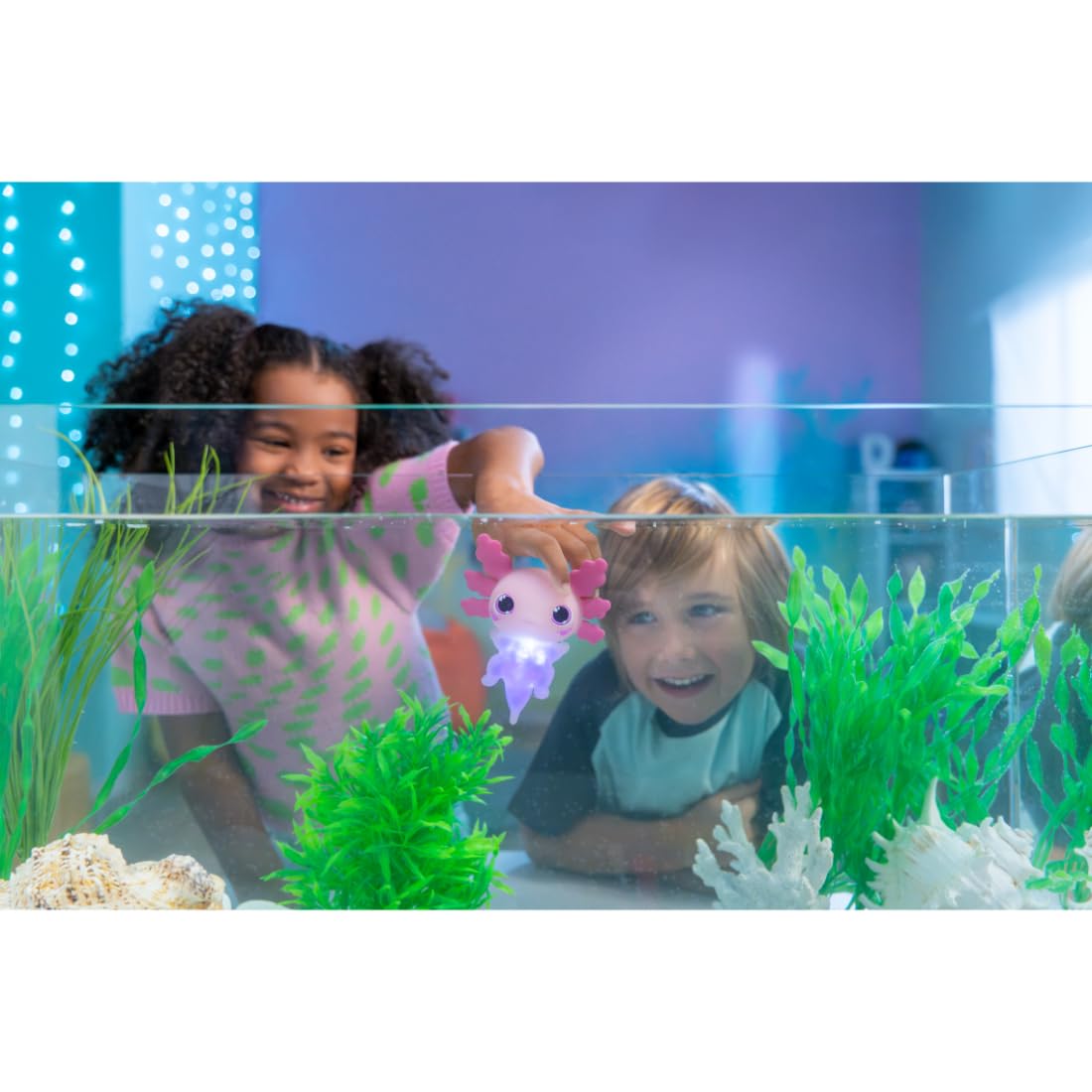 Animagic Axolotl Strălucitor – Albastru, Animal de Companie Electronic și Luminat pentru Copii de la 4 Ani, Joc Sensorial și Experiență Tactilă, Corp Extensibil, Jucărie Moale care Înoată și Strălucește în Apă