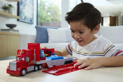 Mattel Cars Mack Camion 2-in-1 si statie tuning, 4+ ani