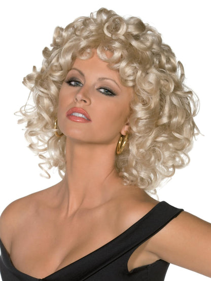 Peruca Smiffys Sandy din ultima scenă a filmului Grease, Blondă, Curbată