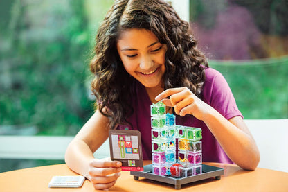 ThinkFun 76433 Joc de logică Gravity Maze Labirint cu bile captivant pentru copii de la 8 ani
