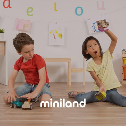 Miniland Set de îmbrăcăminte pentru păpuși 21 cm Salopetă de tranziție și tricou
