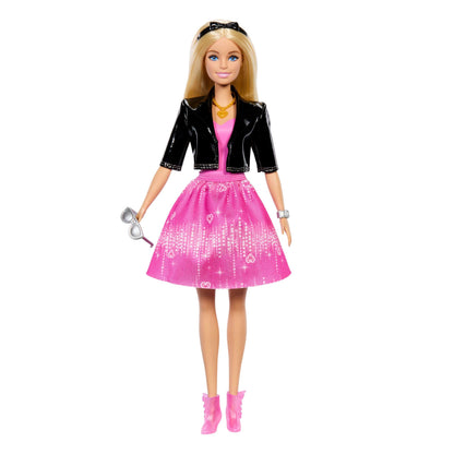 Barbie JFL63 Set de joacă Advent cu 24 piese vestimentare și accesorii, păpușă blondă și cățeluș, de la 3 ani