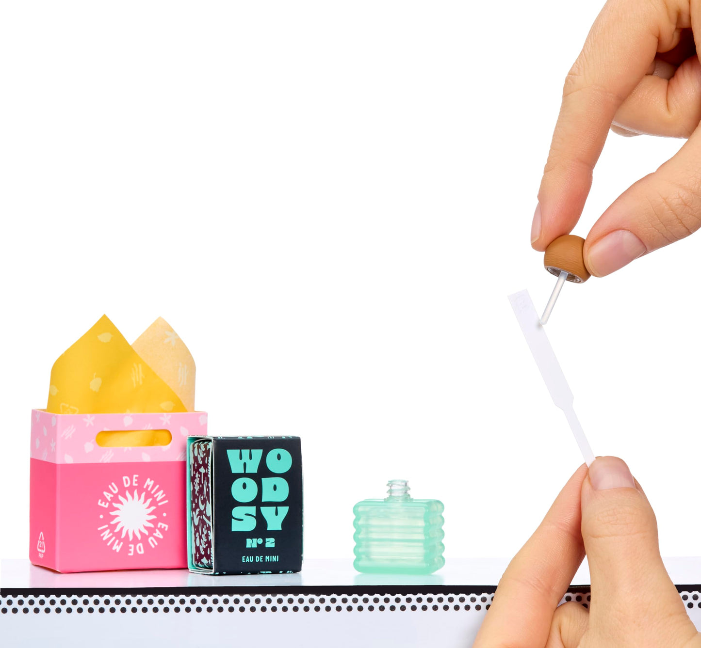 MGA's Miniverse Make It Mini Set de parfumuri mini colecționabile cu surpriză, cosmetice autentice DIY pentru colecționari de la 8 ani