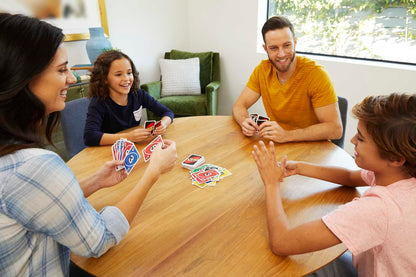 Joc de cărți Mattel Games UNO pentru familie, perfect ca joc pentru copii, joc de călătorie sau joc pentru adulți, pentru 2-10 jucători, de la 7 ani, W2087