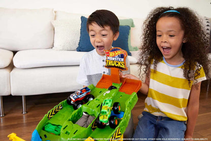 Hot Wheels HJG32 Pista Monster Trucks, 2 camioane, 4+ ani