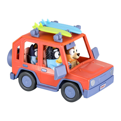 BlueY Heeler - Mașină de familie cu tracțiune integrală și set de 4 figurine, figurine de 6-8 cm, 2 plăci de surf și autocolante ca accesorii, exclusiv pe Amazon.