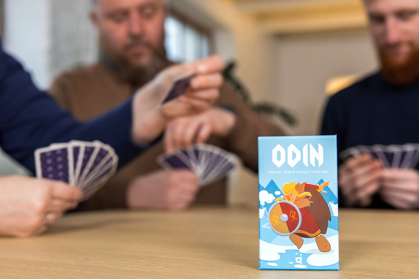 Helvetiq Odin Joc de carti vikingi, 2-8 jucatori, 7+ ani