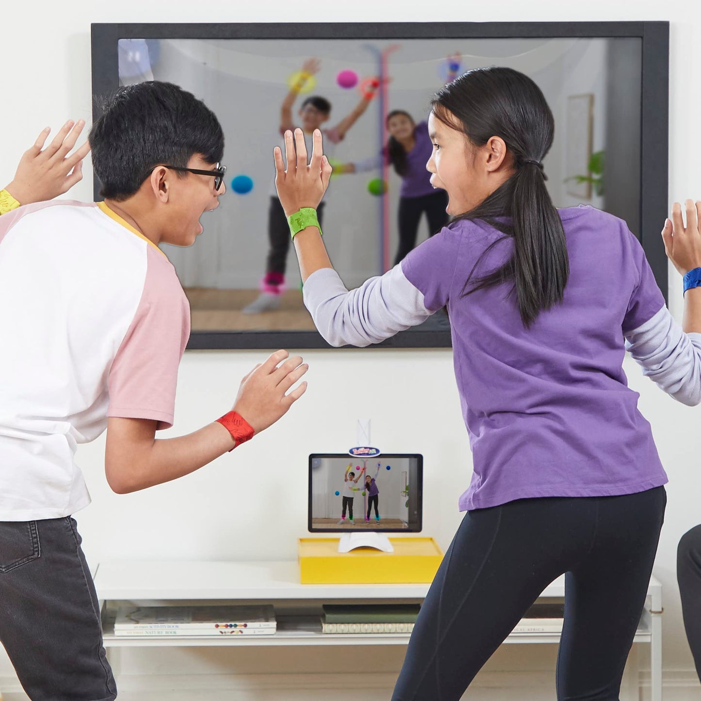 Hasbro Twister Air, joc AR Twister, conectare cu dispozitive smart, joc de mișcare, de la 8 ani, versiune în limba germană