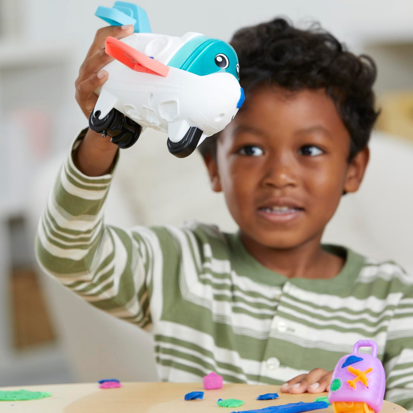 Play-Doh Flugi Set creativ avion, 2+ ani