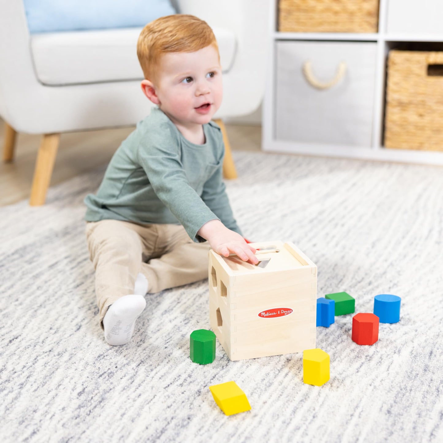 Melissa & Doug Cub de sortare a formelor | Jucărie educativă | Sortator de forme pentru copii | 2+ | Cadou pentru băieți sau fete