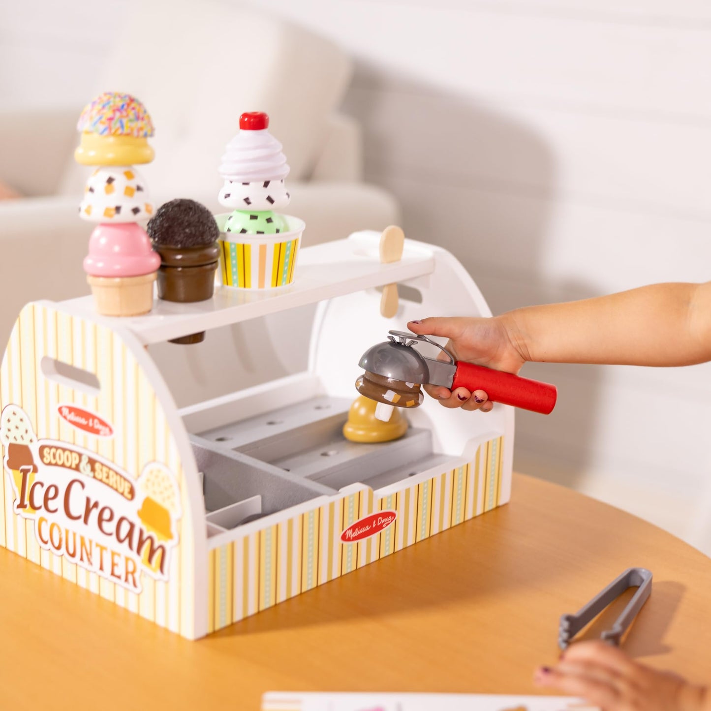 Melissa & Doug Stand înghețată din lemn, 28 piese, 3+ ani