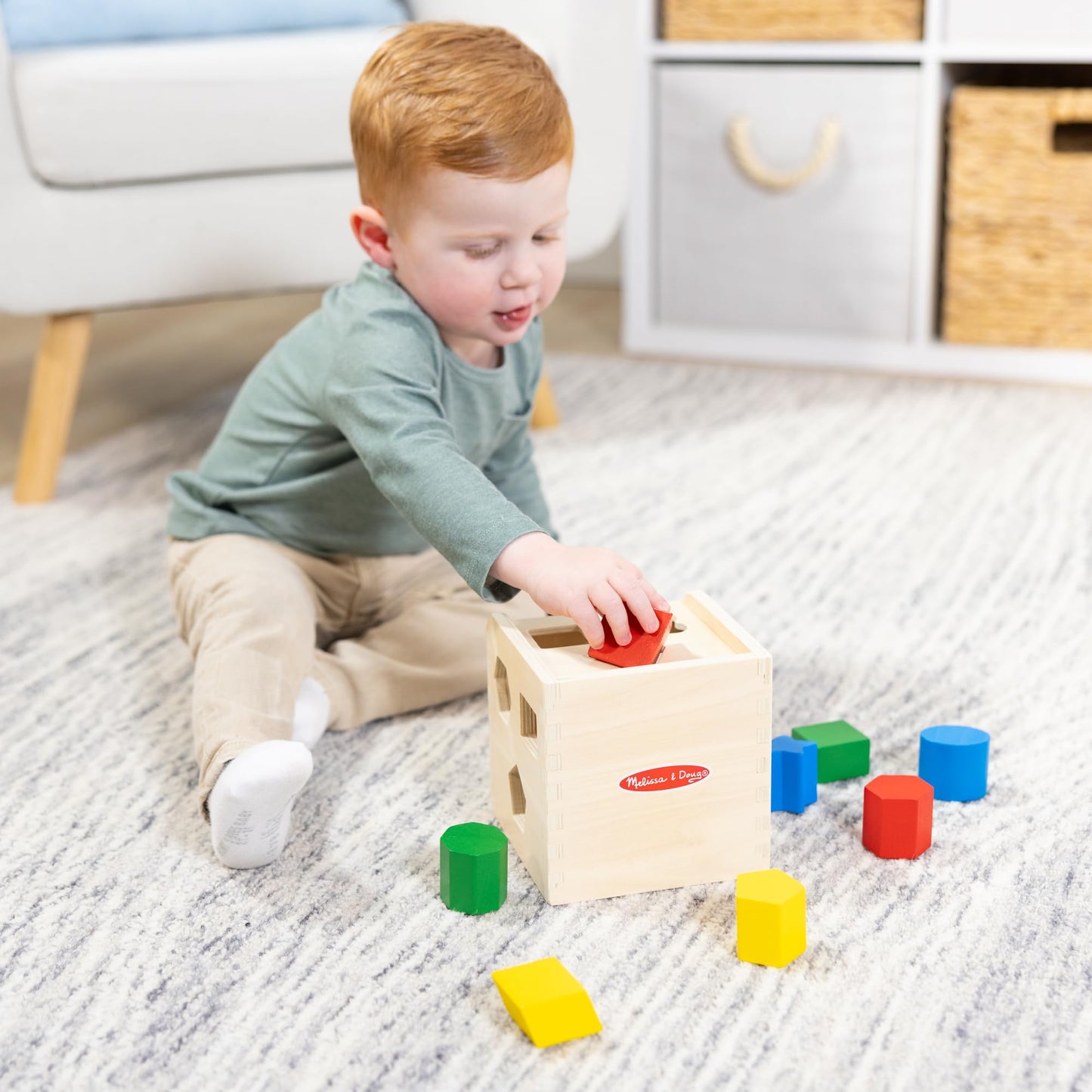 Melissa & Doug Cub de sortare a formelor | Jucărie educativă | Sortator de forme pentru copii | 2+ | Cadou pentru băieți sau fete