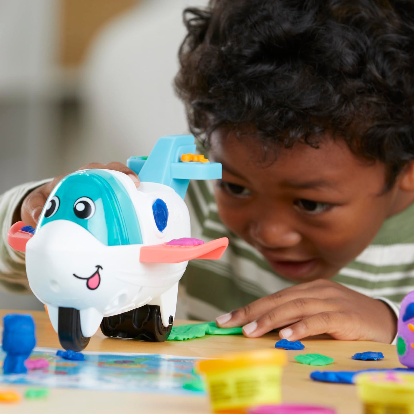 Play-Doh Flugi Set creativ avion, 2+ ani
