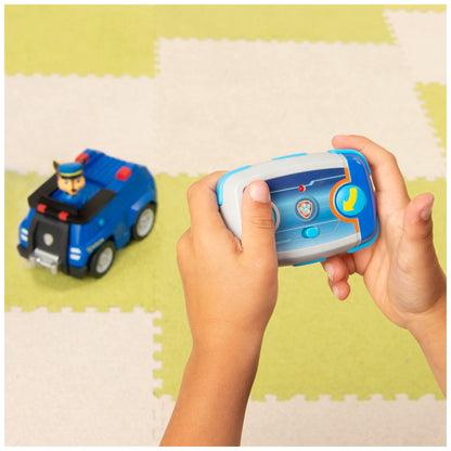 Mașină de poliție radiocomandată PAW Patrol Chase, jucărie pentru copii de la 3 ani, funcționează cu baterii.