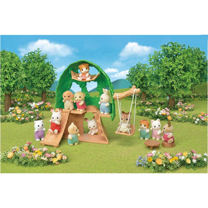 Familia Sylvanian 5318 Aventuri cu Bebeluși în Copac - Set de Joacă cu Casă de Păpuși