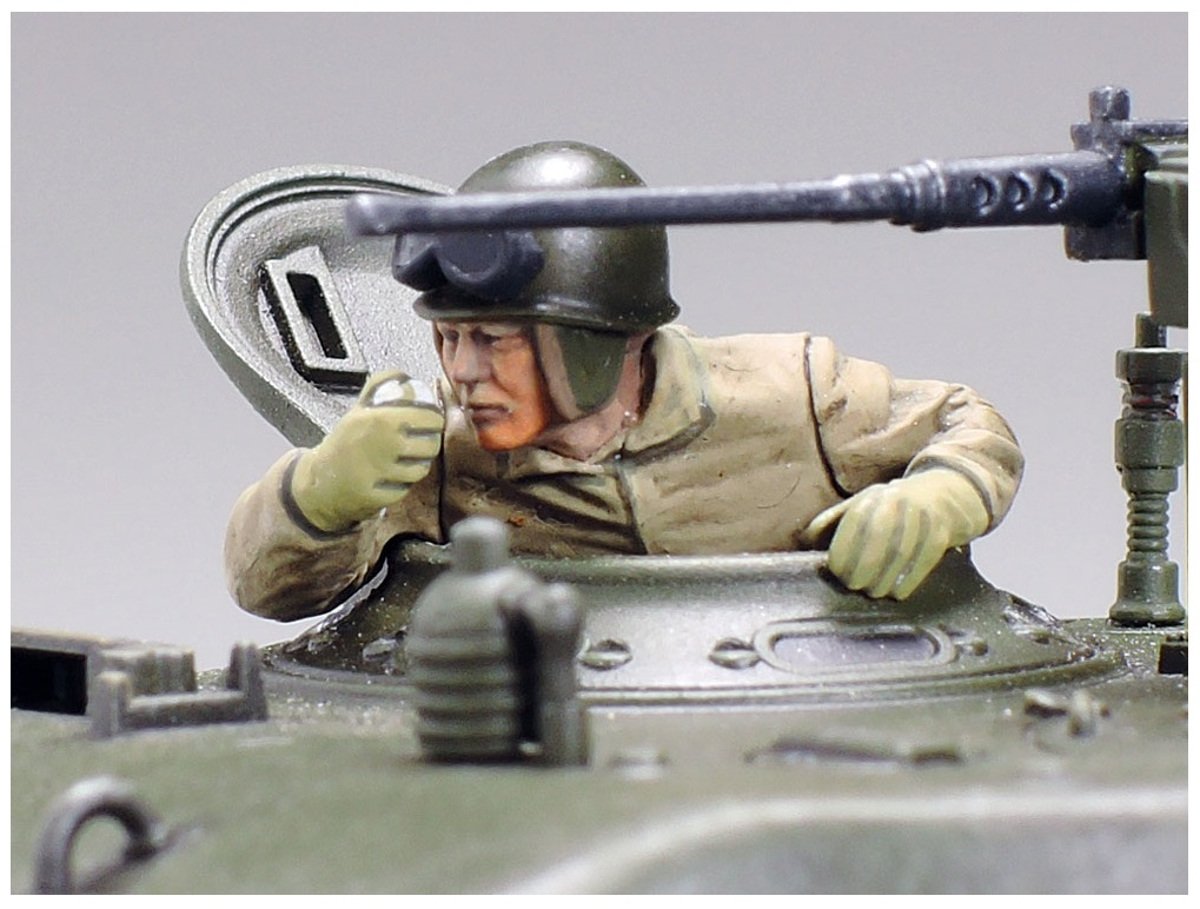 TAMIYA 32595 - 1:48 US M4A3E8 Sherman Easy Eight, Tanc kit plastic necolorat pentru modelism, hobby și bricolaj