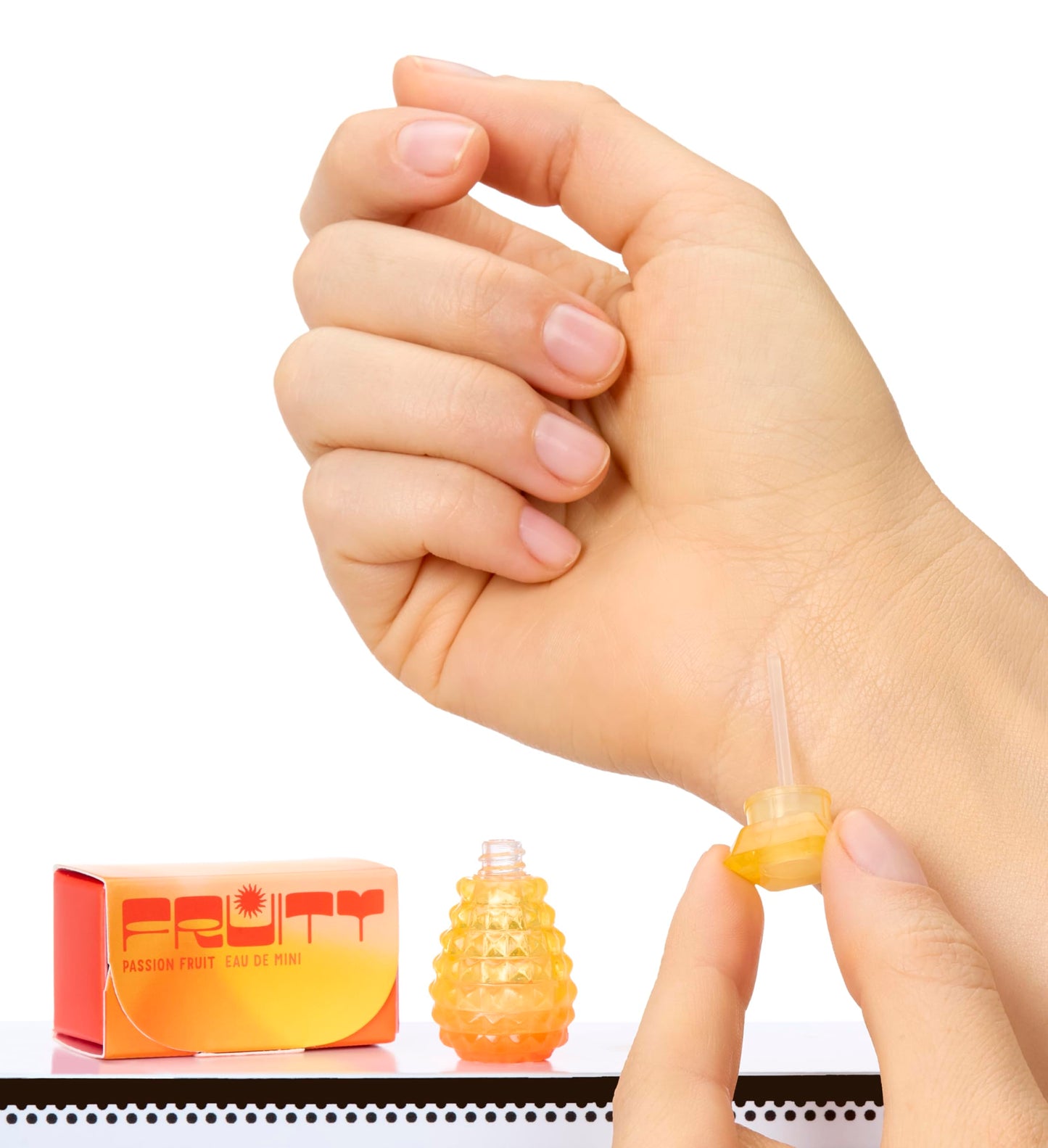 MGA's Miniverse Make It Mini Set de parfumuri mini colecționabile cu surpriză, cosmetice autentice DIY pentru colecționari de la 8 ani