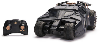 DC Comics - Batman Tumbler RC, vehicul radio controlat în designul trilogiei The Dark Knight, scală 1:15, pentru fani mari și mici de la 4 ani.